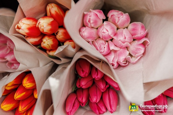 Цветочная ярмарка в центре Екатеринбурга всё-таки открылась