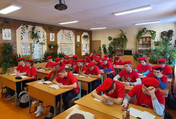 Свердловчане присоединились к акции «Письмо солдату»