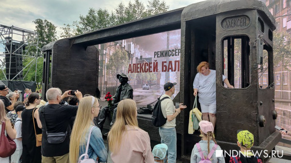 «Леша больше, чем художник. Он почти пророк». В Екатеринбурге торжественно открыли памятник кинорежиссеру Балабанову (ФОТО, ВИДЕО)